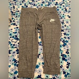 Nike cropped athletic pants, size extra large